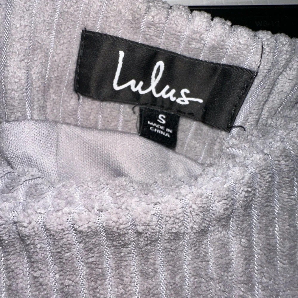 Lulu's Chic Gray Mini Skirt Size S - Picture 4 of 5